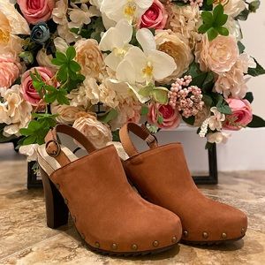 Kenneth Cole Reaction Look Away Heels!